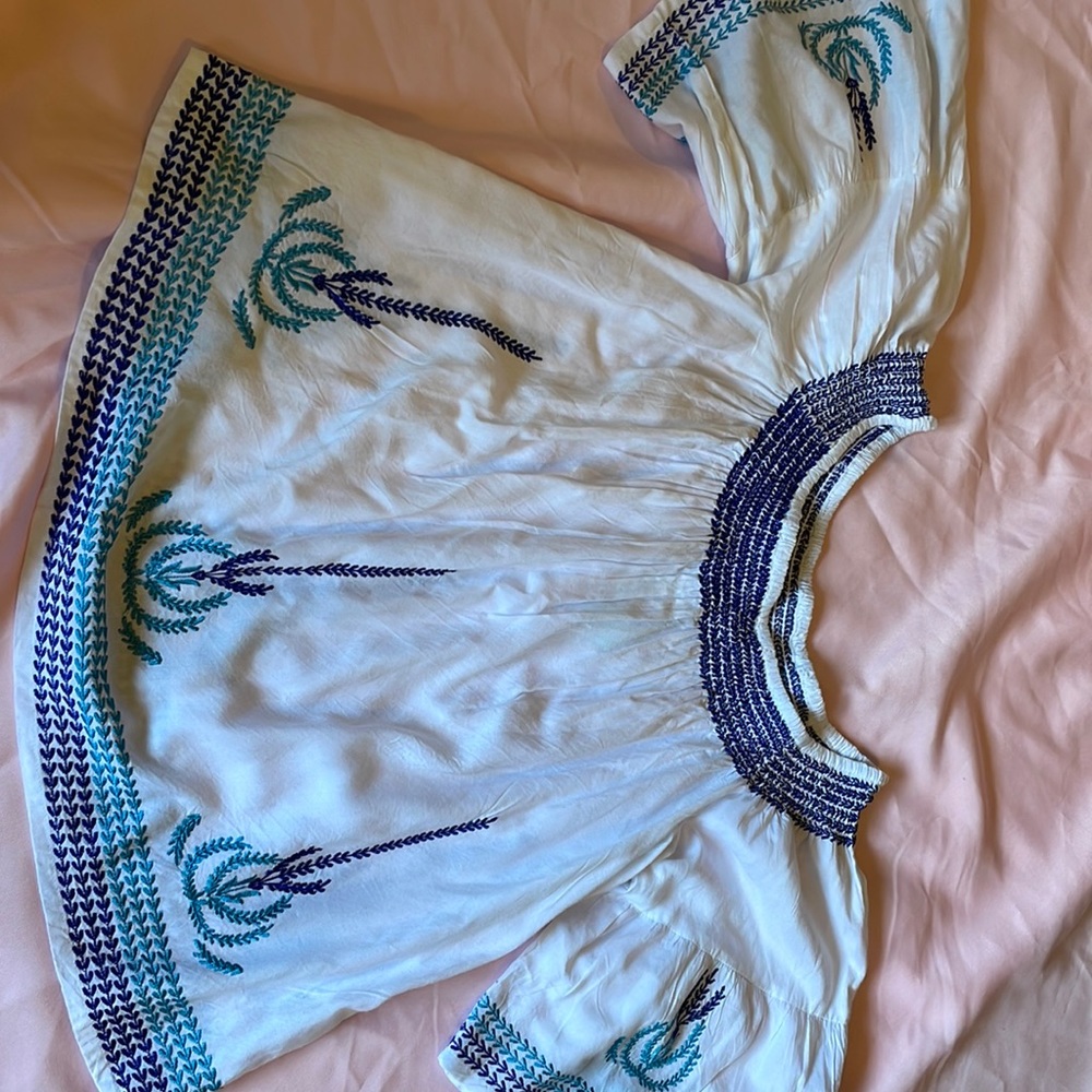 NWT Hazel Freddie smocked off the shoulder top - Picture 4 of 10